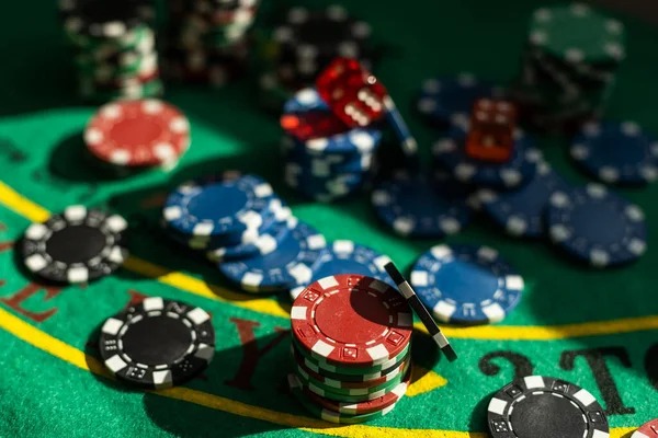 Live roulette wheel spinning at indowin168 studio